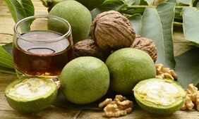 Vücuttan parazitleri çıkarmak için ceviz infüzyonu